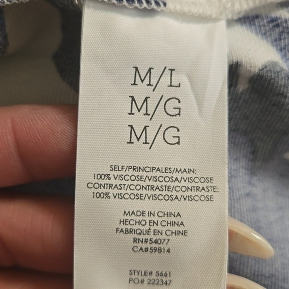 Cabi Floral Blue & White Lightweight Shrug – M/L, Open‎ Front Layer - Picture 7 of 7